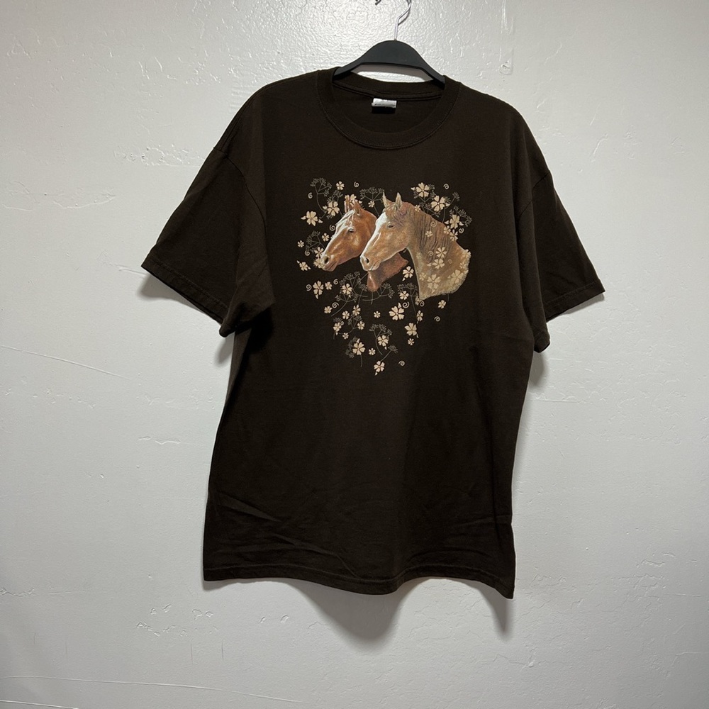 Brown Vintage Horse Pair in Heart T-shirt